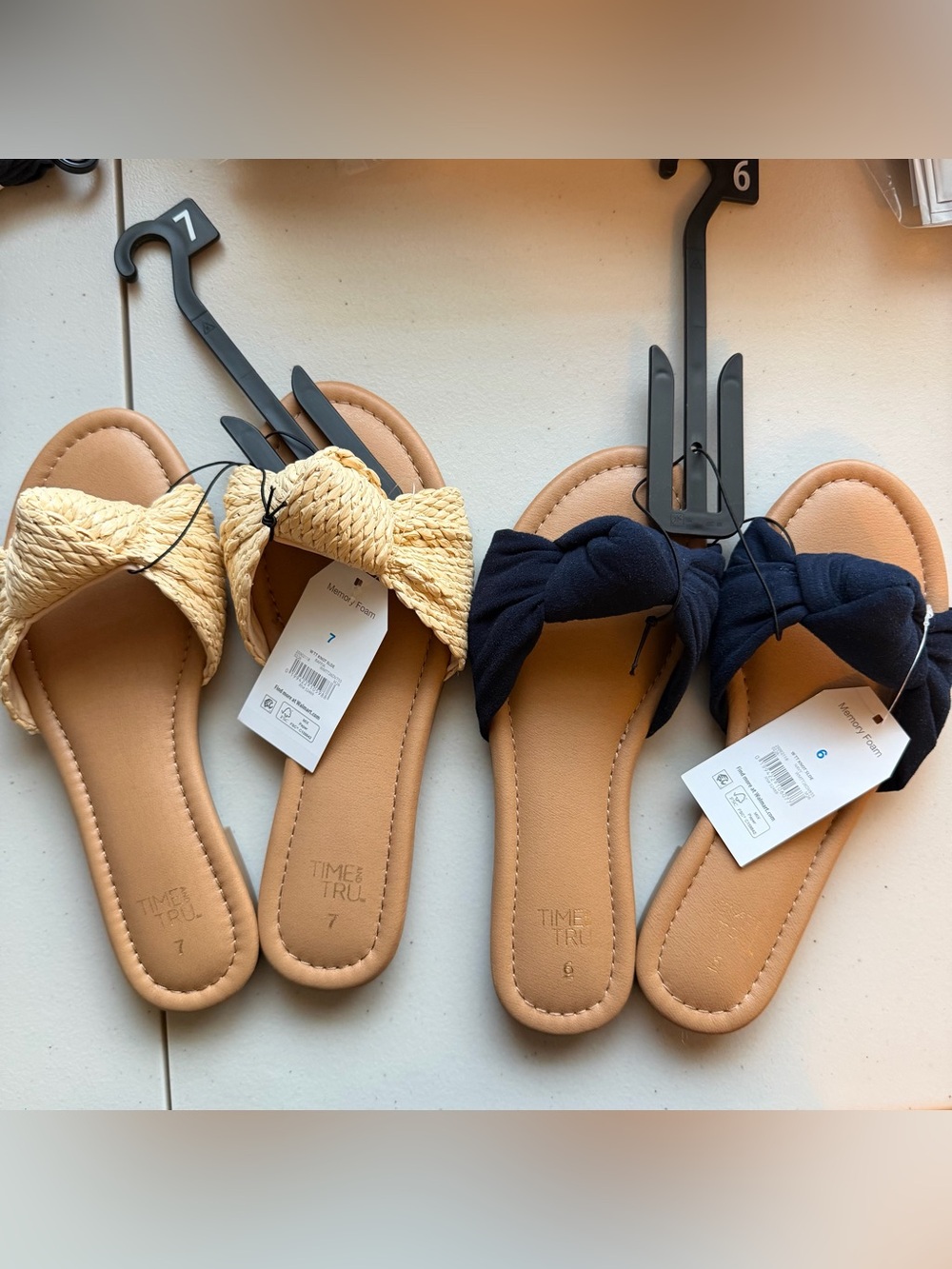 Size 6 and 7 Women’s Knotted Slide Sandals - Navy & Natural - read description